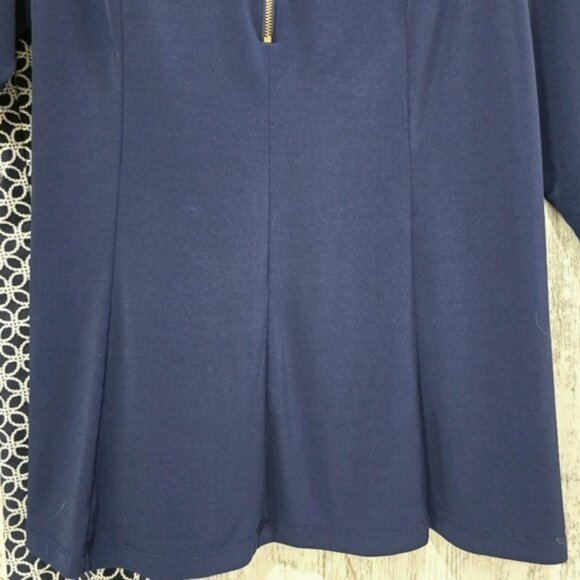 Susan Graver Women's Blouse Size 1X Navy Blue Gold Zipper Office Stretchy V Neck - Picture 4 of 14